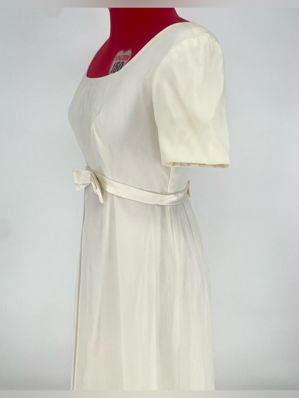 1960s Empire Waist Classic Short Sleeve Wedding Dress W/ Bow Waist & Petticoat - Picture 4 of 16